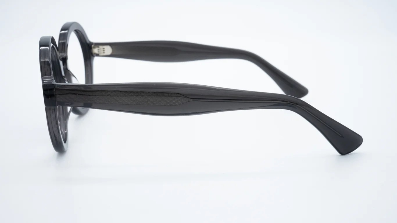 Classic Round Black