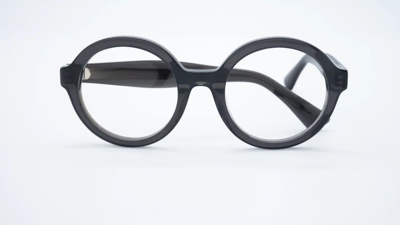 Classic Round Black