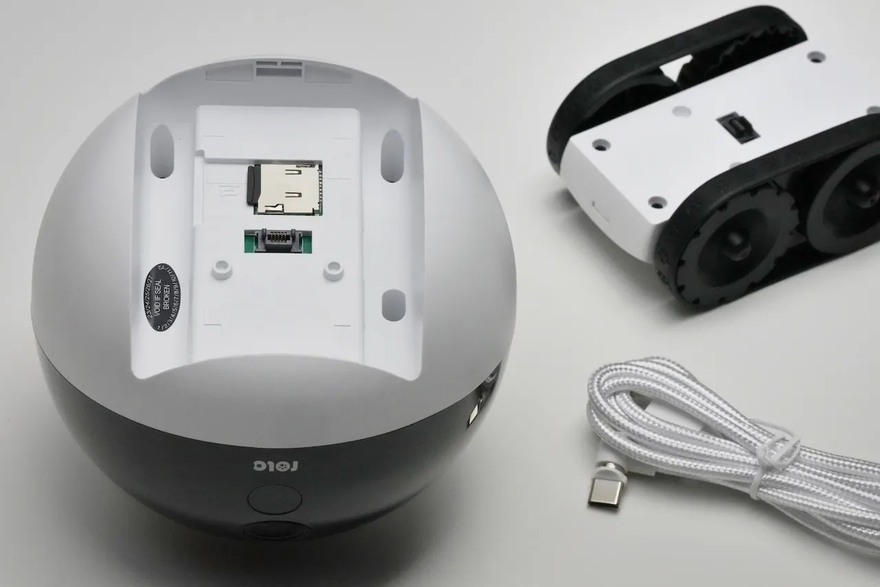 The ROLA Mini Companion Robot - FrontRowSociety