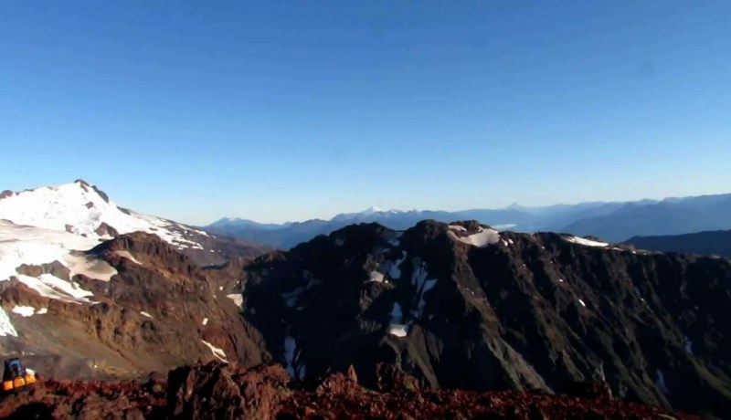 Explora el Majestuoso Volcán Yates
