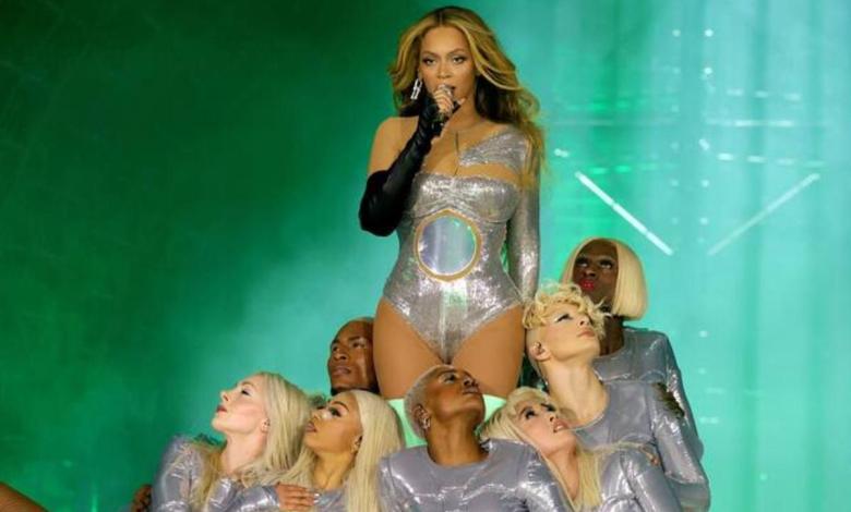 Beyoncé suffered a mishap with his costumes in full show and surprised the public with his reaction Beyoncé suffered a mishap with his costumes in full show and surprised the public with his reaction