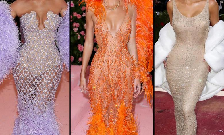 Briles, feathers and naked dresses Briles, feathers and naked dresses