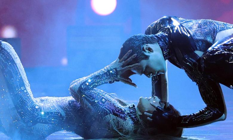 Criticism of Jennifer López rains for kissing her dancers in the Amar Awards: “Aberration” Criticism of Jennifer López rains for kissing her dancers in the Amar Awards: “Aberration”