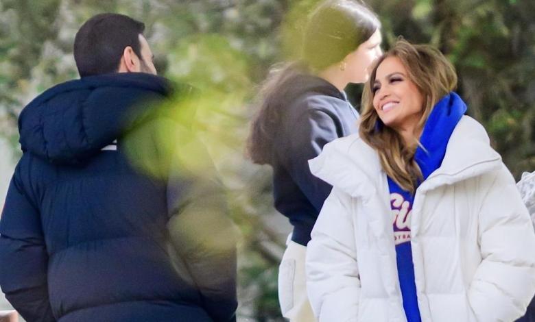 Jennifer Lopez and Brett Goldstein Spur out chemistry, and more photos of celebrities Jennifer Lopez and Brett Goldstein Spur out chemistry, and more photos of celebrities