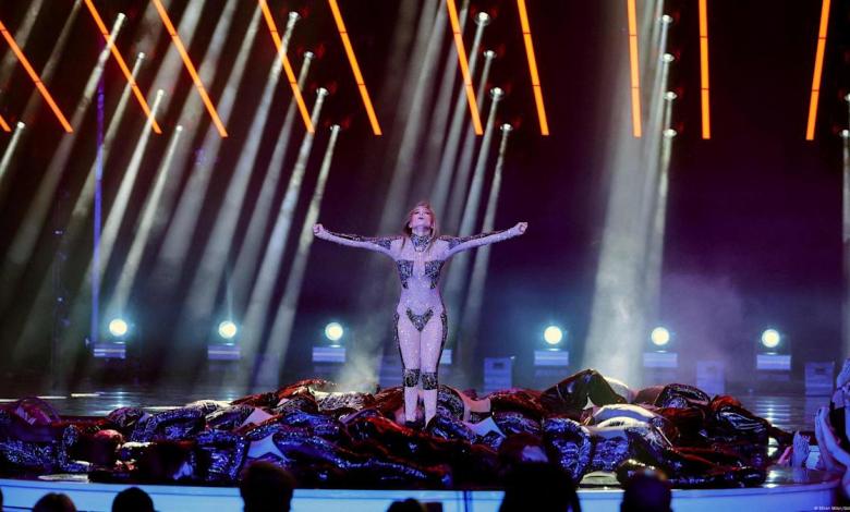 Billie Eilish triumphs and Jennifer López monopolizes headlines Billie Eilish triumphs and Jennifer López monopolizes headlines