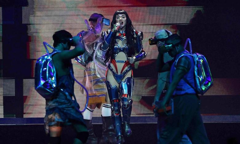 Katy Perry takes Mexicans to Musical Galaxy Katy Perry takes Mexicans to Musical Galaxy