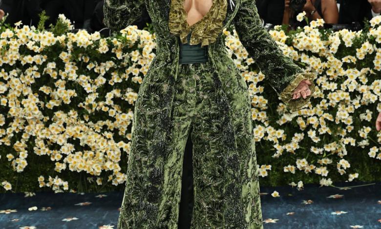 Cardi B reveals the shocking cost of child care, registration and a personal driver for their 3 children Cardi B reveals the shocking cost of child care, registration and a personal driver for their 3 children