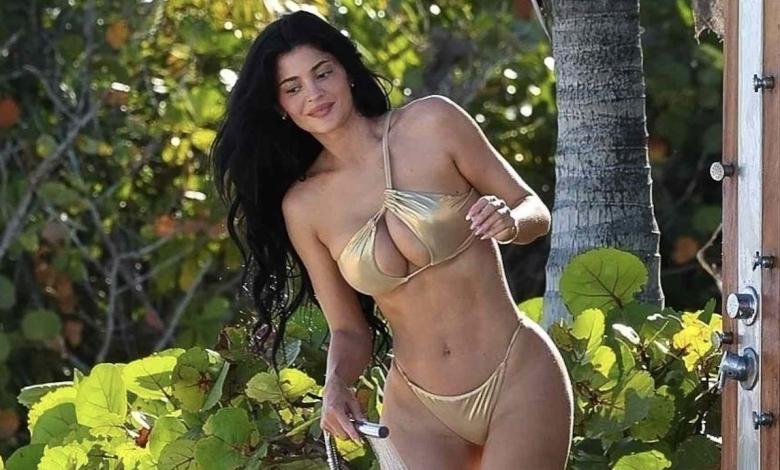 Kylie Jenner dazzles in golden bikini, and more celebrities photos Kylie Jenner dazzles in golden bikini, and more celebrities photos