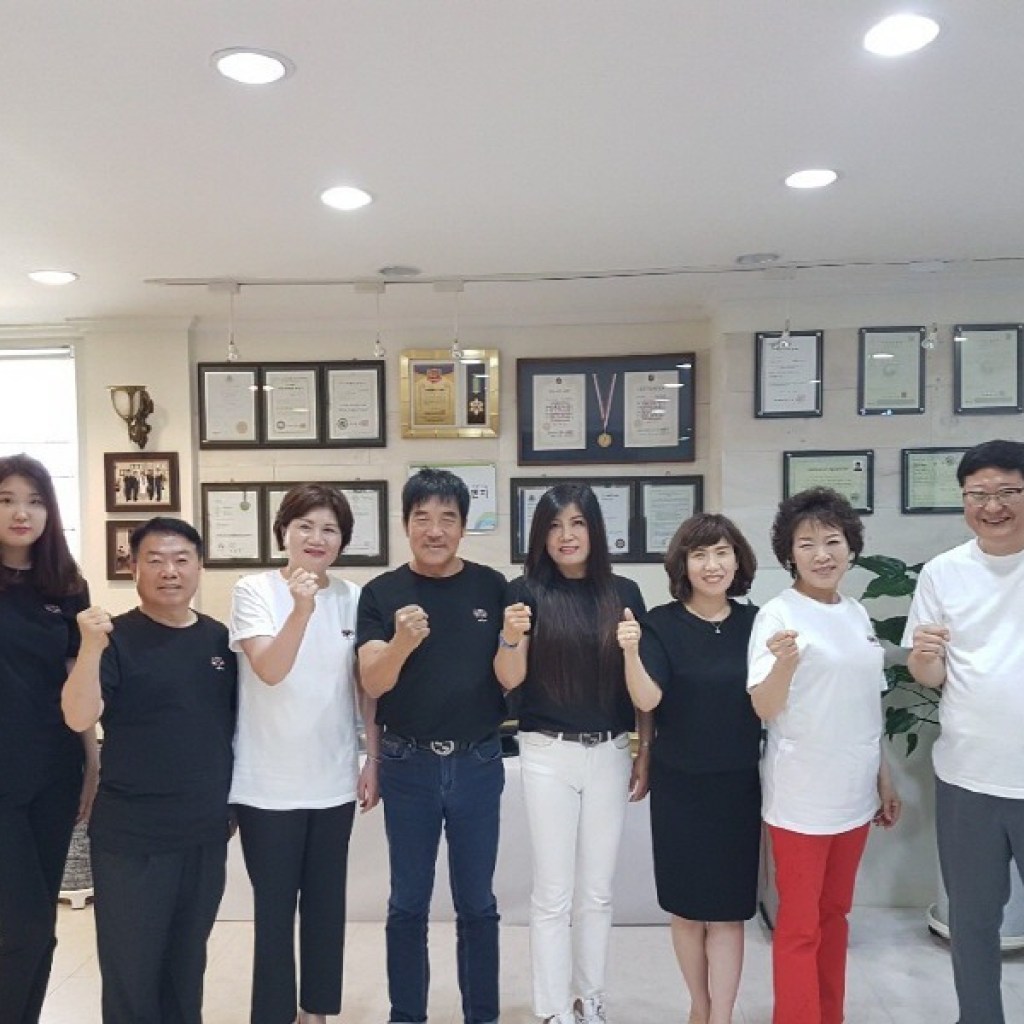 세계무술총연합회 황정리 총제, 기부 나눔에 앞장 서 (7) 세계무술총연합회 황정리 총제, 기부 나눔에 앞장 서 (7)