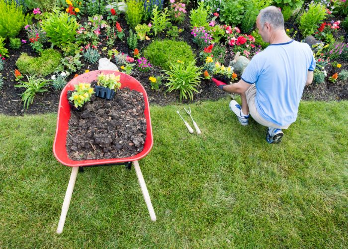 How to Install Landscape Fabric Under Rocks (Landscape Installation Tips) How to Install Landscape Fabric Under Rocks (Landscape Installation Tips)