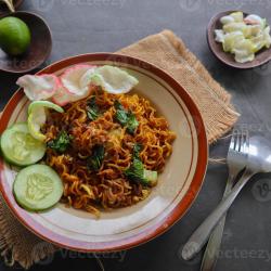 Resep Mie Goreng Tek Tek: Sajian Gurih dan Menggoda Resep Mie Goreng Tek Tek: Sajian Gurih dan Menggoda