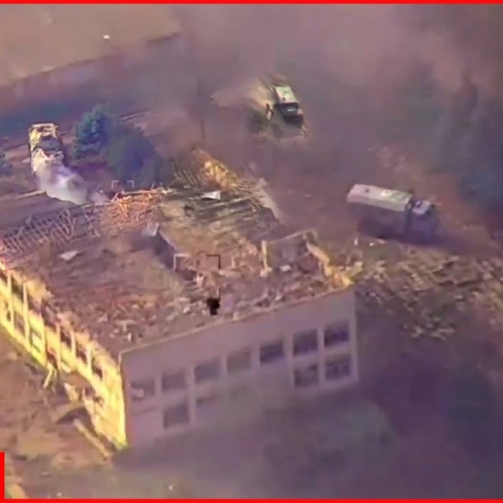 Ukrainian army launches missile attack on a base with Russian soldiers and equipment in Kherson Ukrainian army launches missile attack on a base with Russian soldiers and equipment in Kherson