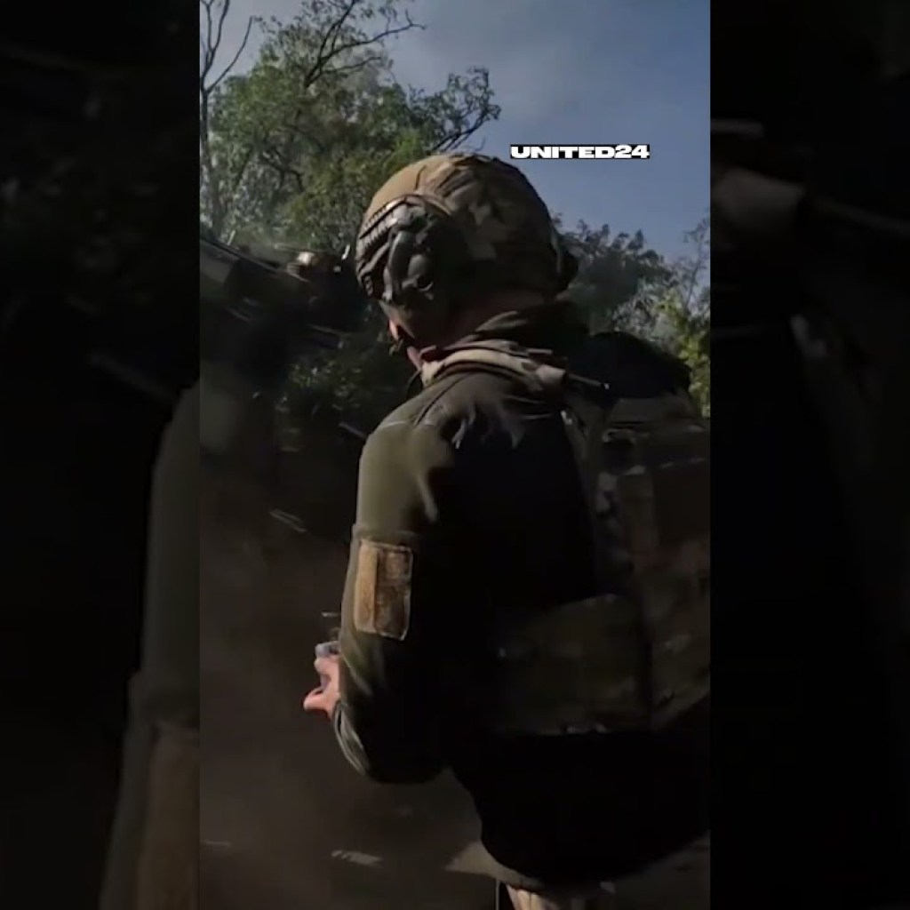 The work of the French-made self-propelled howitzer ‘Caesar’ on the frontline #warinukraine #shorts The work of the French-made self-propelled howitzer ‘Caesar’ on the frontline #warinukraine #shorts