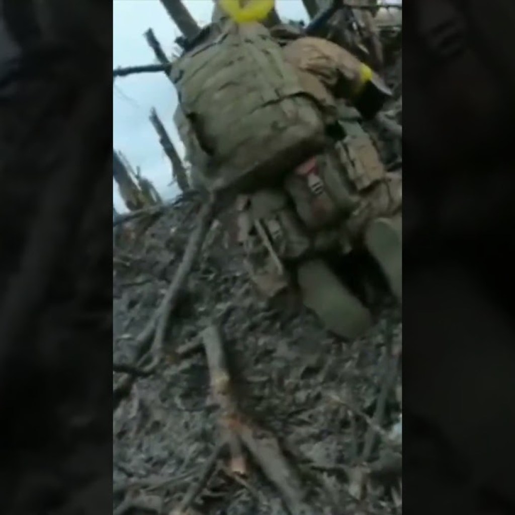 Heroic Ukrainian soldiers successfully attacked a Russian trench near Kupyansk Heroic Ukrainian soldiers successfully attacked a Russian trench near Kupyansk