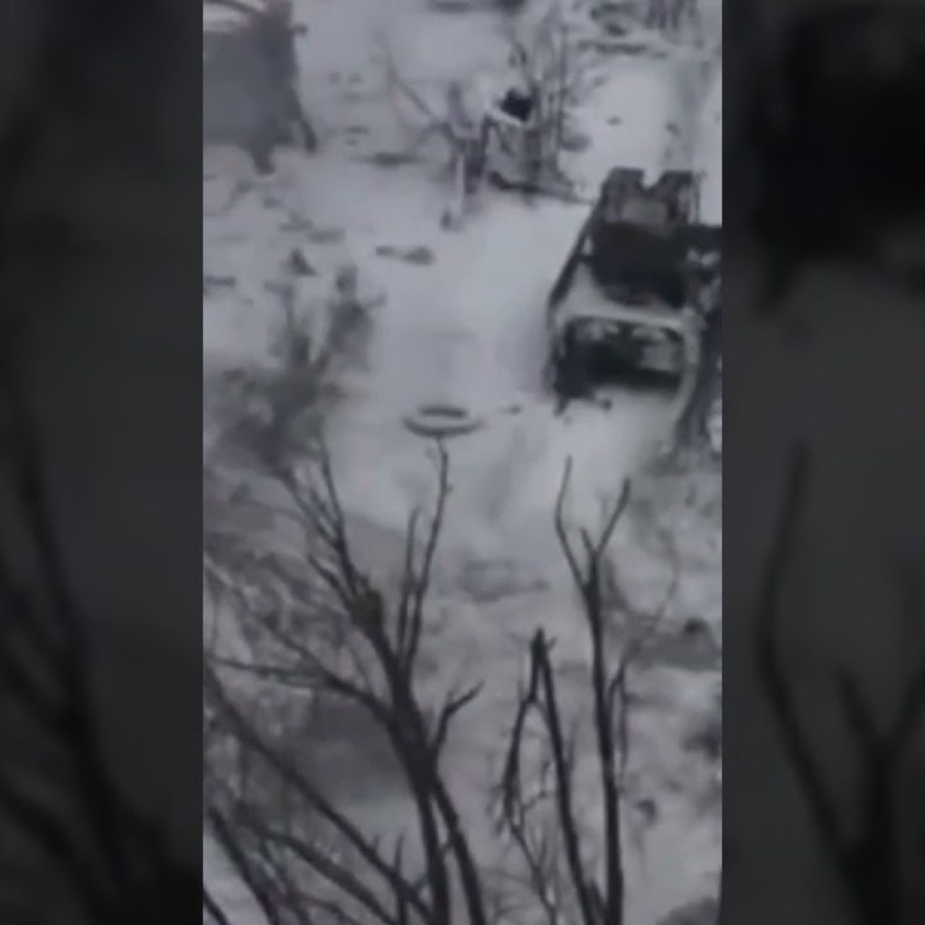 Russians abandon their comrade as they flee failed attack on Kupyansk Russians abandon their comrade as they flee failed attack on Kupyansk