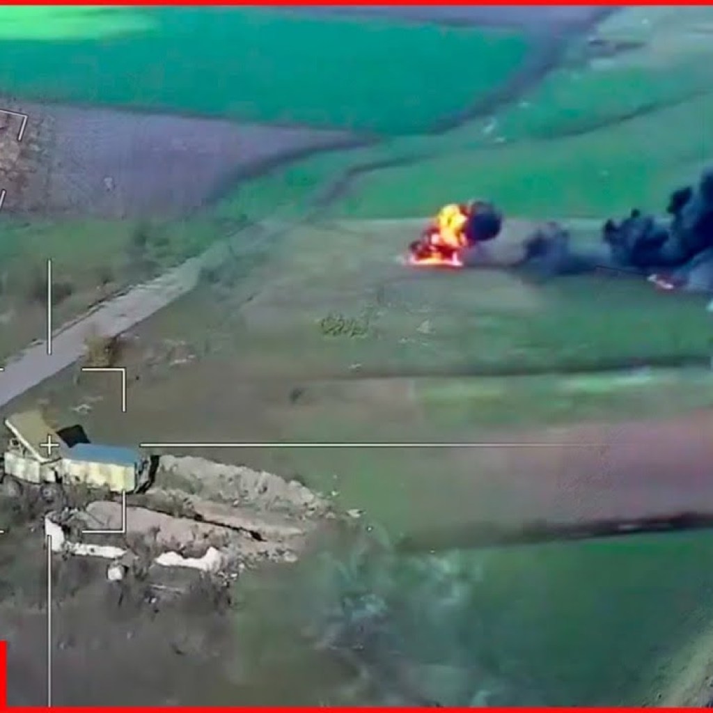 Kamikaze drone hits Russians’ “bukhanka” in Kherson region Kamikaze drone hits Russians’ “bukhanka” in Kherson region