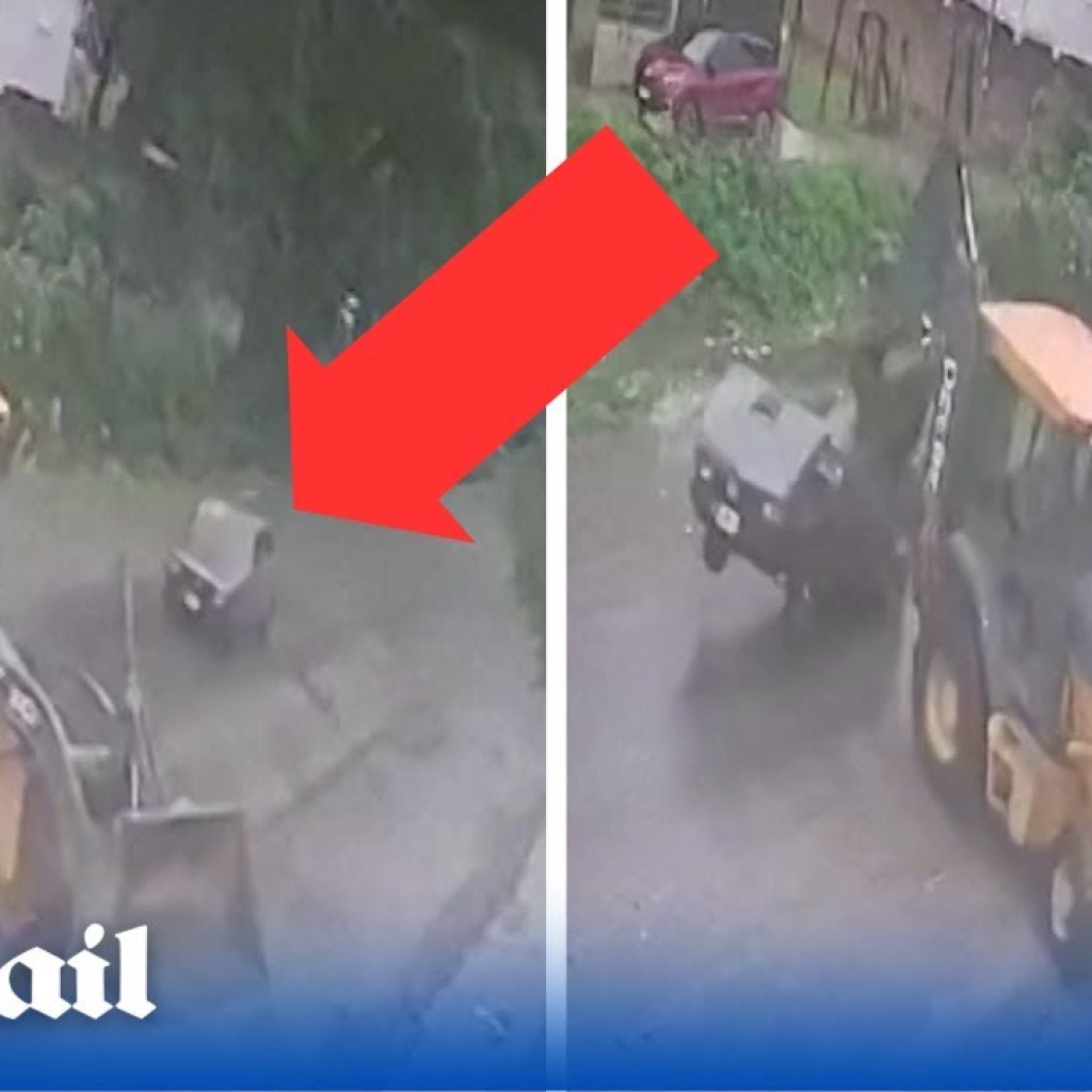 Terrifying moment car crashes into bulldozer as driver attempts to overtake Terrifying moment car crashes into bulldozer as driver attempts to overtake
