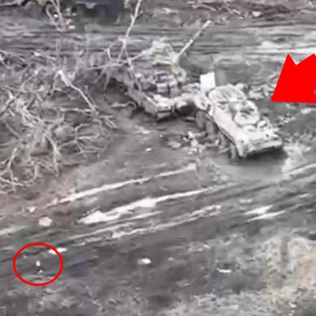 10/10 Turret Toss Of BTR-82A After FPV Drone Strike 10/10 Turret Toss Of BTR-82A After FPV Drone Strike