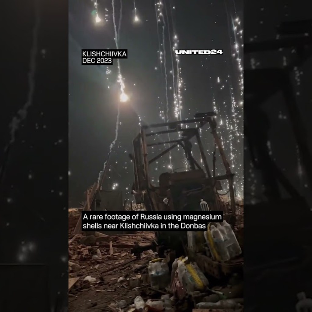 Klishchiivka, Donbas. A rare footage of Russia using magnesium shells #warinukraine #shorts Klishchiivka, Donbas. A rare footage of Russia using magnesium shells #warinukraine #shorts