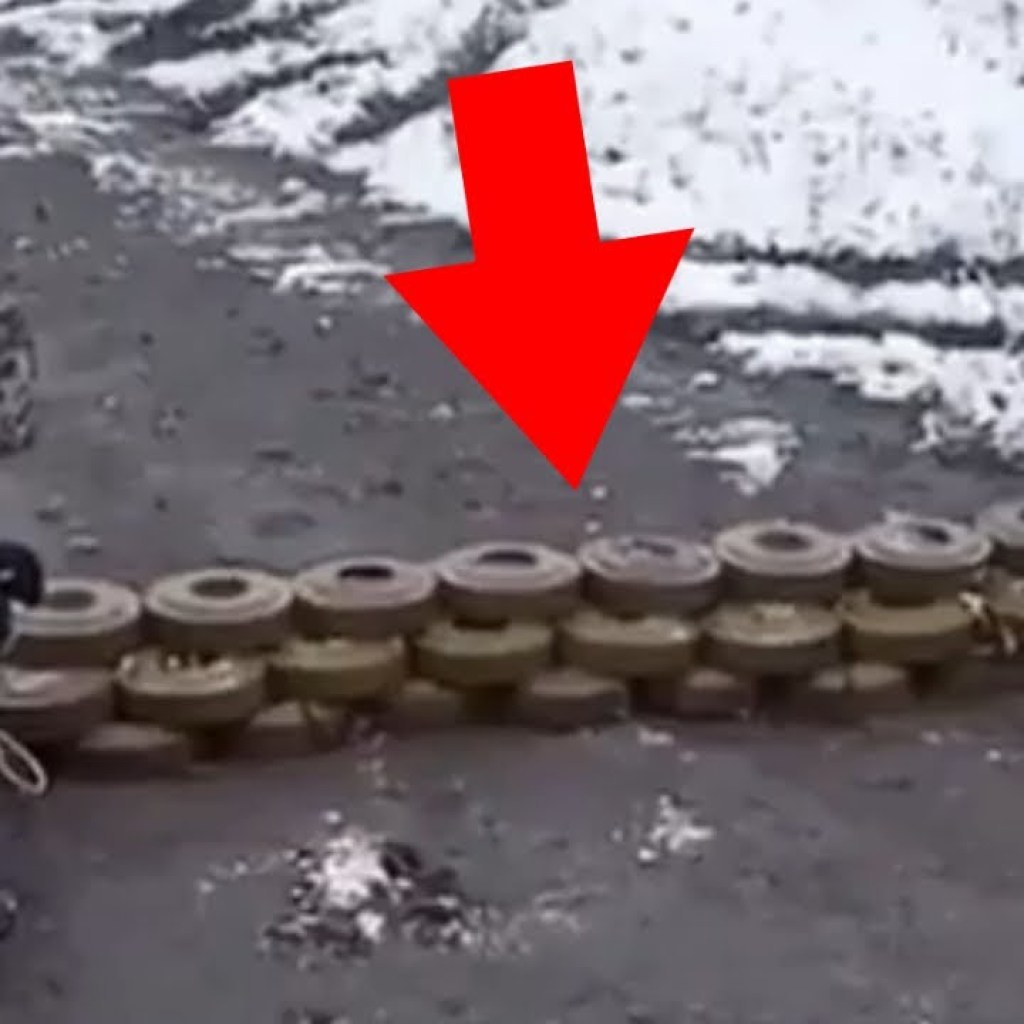 Ukraine Create Anti-Tank Line Ukraine Create Anti-Tank Line