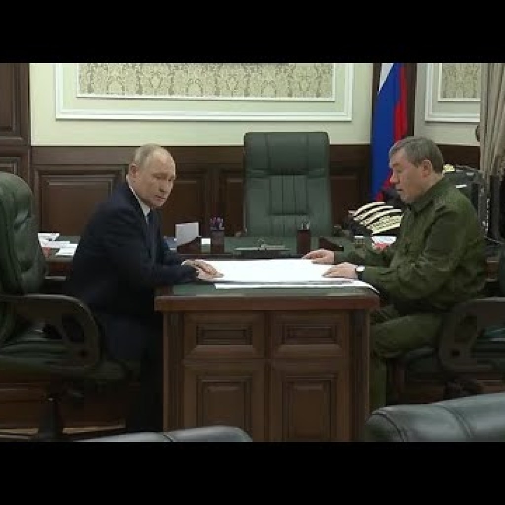 Putin visits Russian command centre amid Ukraine conflict Putin visits Russian command centre amid Ukraine conflict