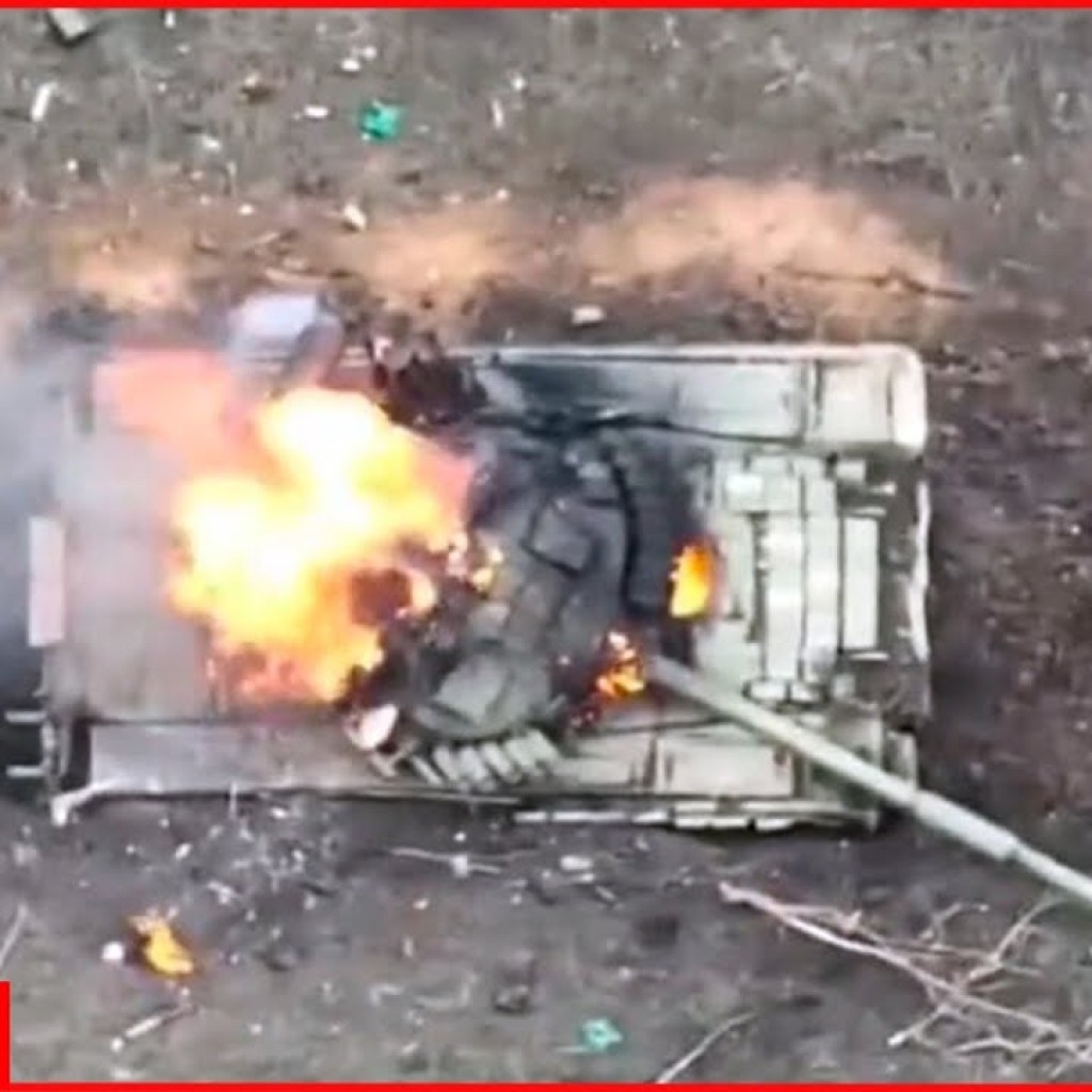 Russian tank is struck by Ukrainian attack drones Russian tank is struck by Ukrainian attack drones