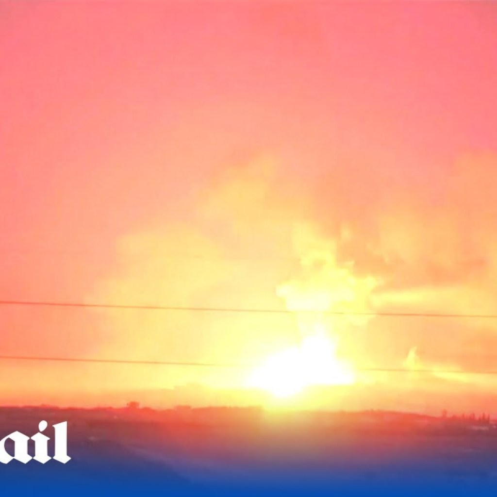 Heavy strikes cause large explosions and thick smoke in northern Gaza as conflict continues Heavy strikes cause large explosions and thick smoke in northern Gaza as conflict continues