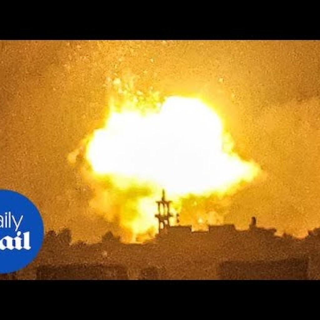 ??Ukraine grenade destroys ??Russian T-80BVM tank near Kharkiv ??Ukraine grenade destroys ??Russian T-80BVM tank near Kharkiv