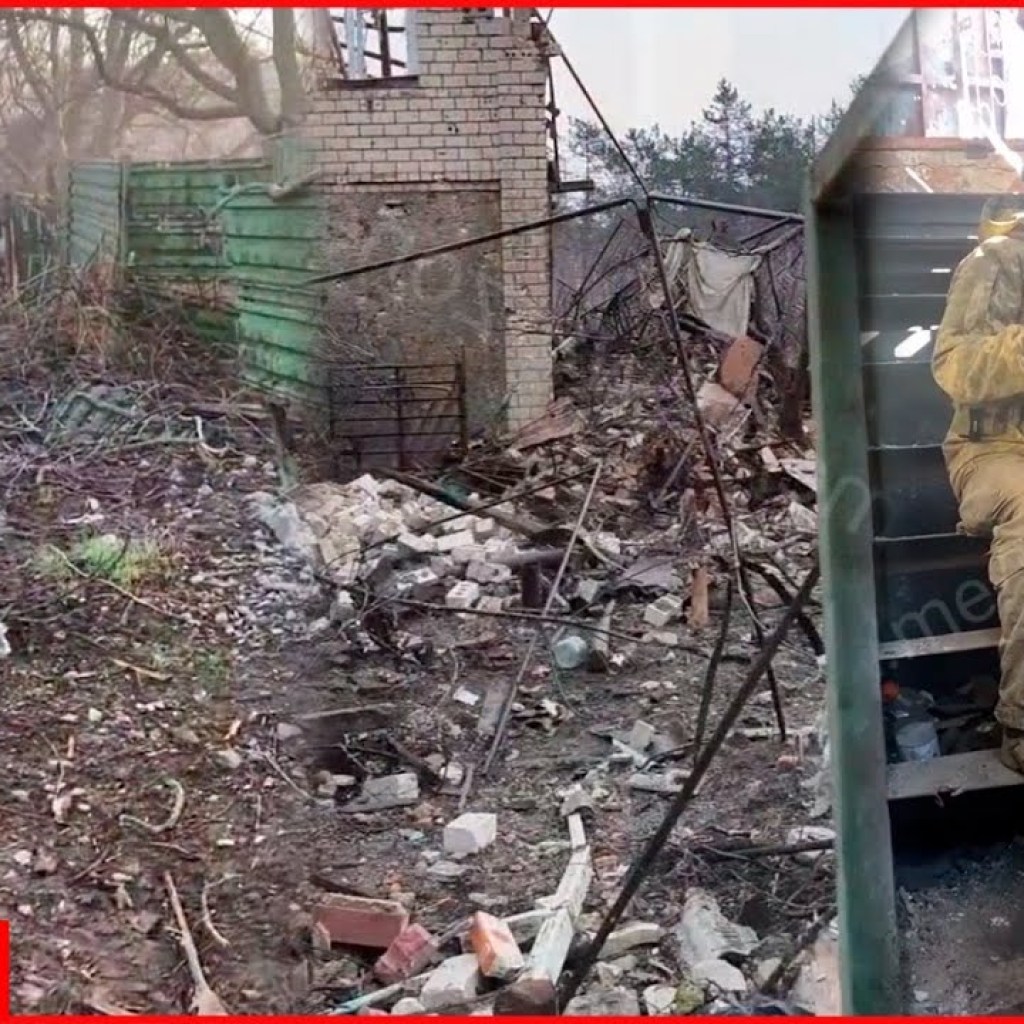 Ukrainian fighters released another image from the occupied Krynki village of Kherson Ukrainian fighters released another image from the occupied Krynki village of Kherson