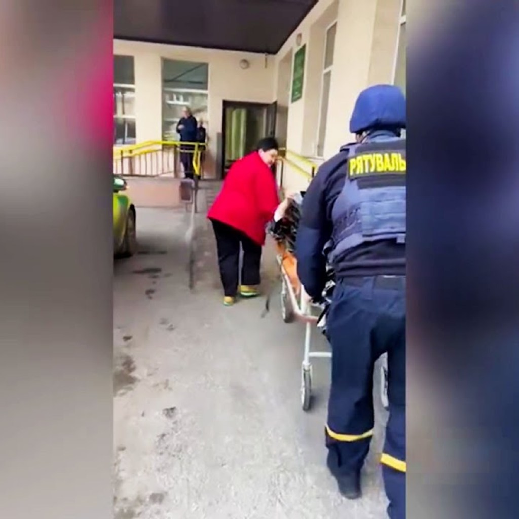 Rescuers transported a resident of Avdiyivka injured as a result of shelling to the hospital Rescuers transported a resident of Avdiyivka injured as a result of shelling to the hospital