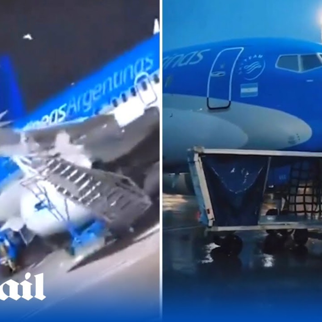 Moment Boeing 737 spins on runway as huge storm hits Argentina airport Moment Boeing 737 spins on runway as huge storm hits Argentina airport