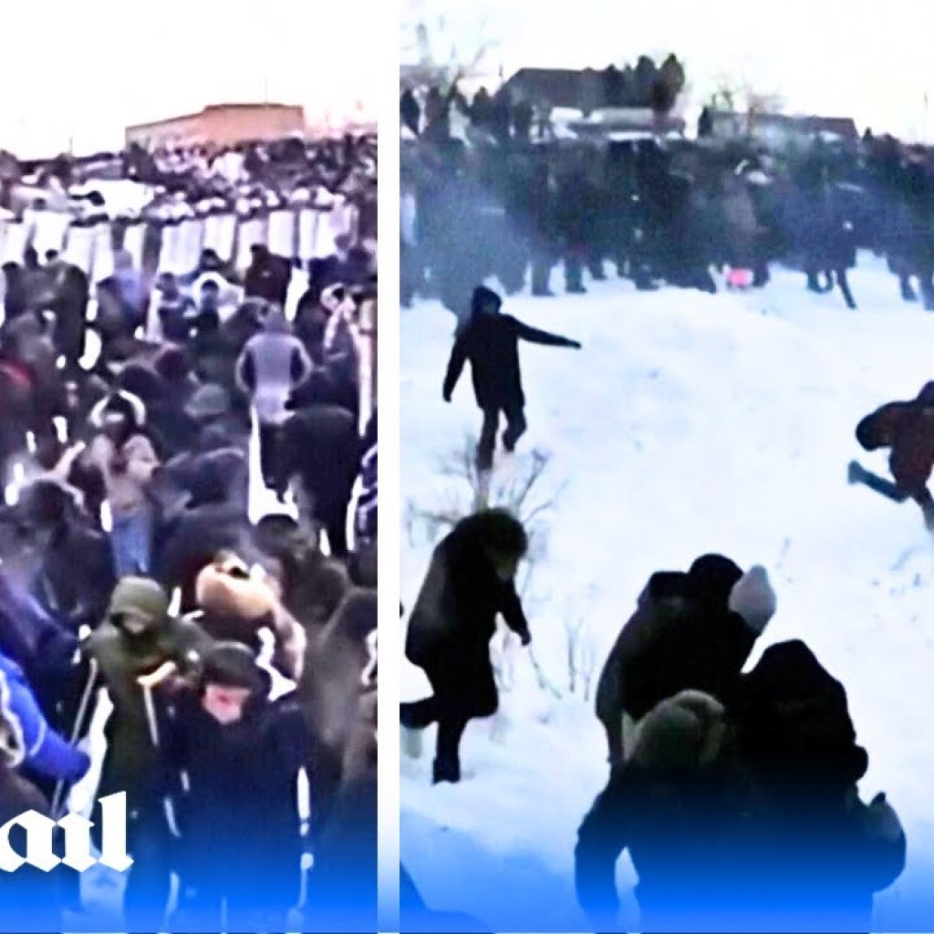 Russian protestors clash with riot police in Bashkortostan as activist Fail Alsynov is jailed Russian protestors clash with riot police in Bashkortostan as activist Fail Alsynov is jailed