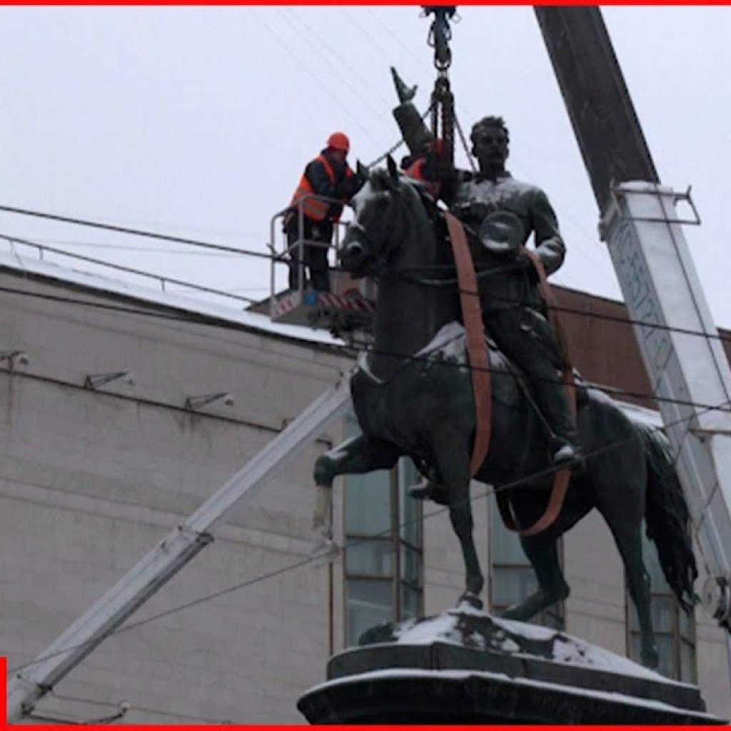 Ukraine presses ahead with wartime removal of Soviet monuments Ukraine presses ahead with wartime removal of Soviet monuments