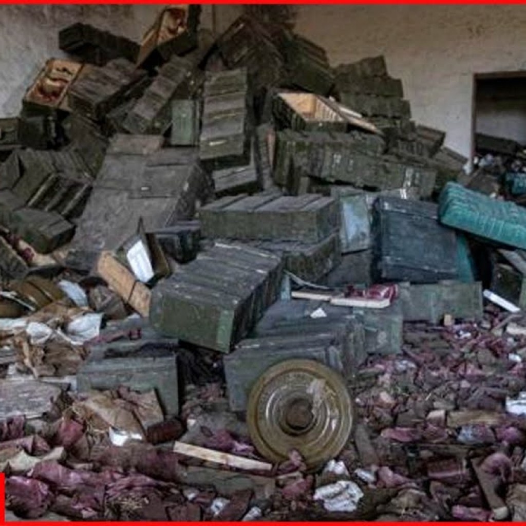 Ukrainian border guards destroy Russian’s warehouse filled with ammunition Ukrainian border guards destroy Russian’s warehouse filled with ammunition