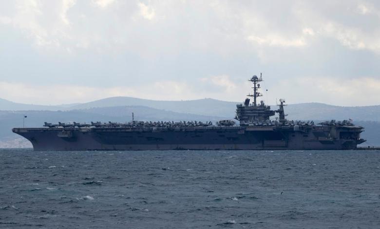 Fighter plane slipped off the hangar deck of a US aircraft carrier in the Red Sea, with a minor injury Fighter plane slipped off the hangar deck of a US aircraft carrier in the Red Sea, with a minor injury