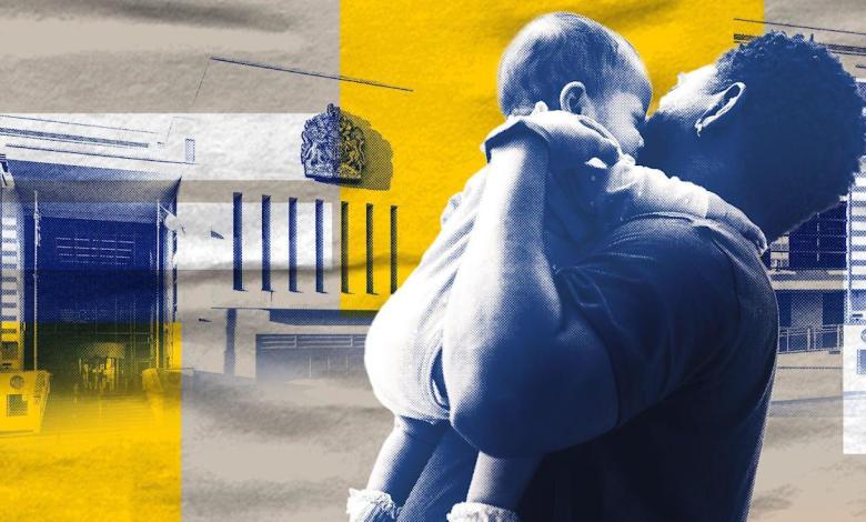 Border officer sees a couple acting strangely with their babies Border officer sees a couple acting strangely with their babies