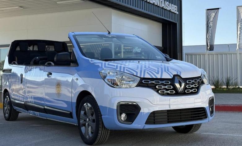 Renault builds a bizarre one-time convertible limousine to allow people to rush around its factory Renault builds a bizarre one-time convertible limousine to allow people to rush around its factory