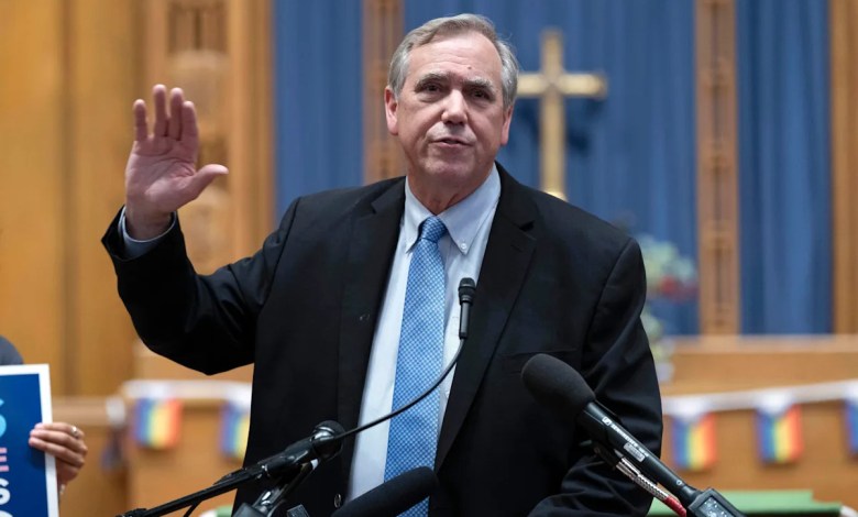 Senator Jeff Merkley, Democrat of Oregon, says he is running for re-election Senator Jeff Merkley, Democrat of Oregon, says he is running for re-election