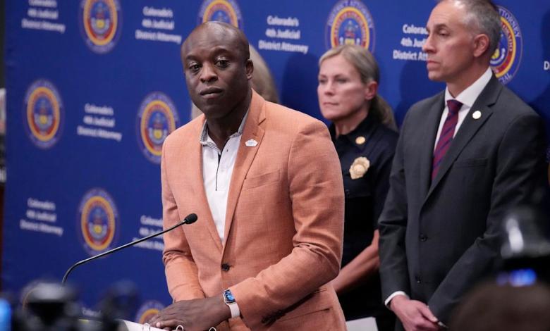 Colorado couple feels inward about the cross burning, intending to express sympathy for black candidates Colorado couple feels inward about the cross burning, intending to express sympathy for black candidates