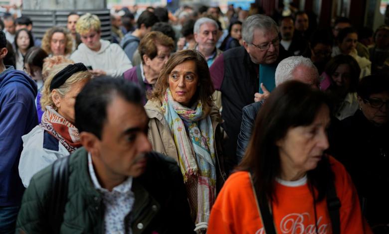 Cable theft in Spain delays thousands of high-speed rail passengers Cable theft in Spain delays thousands of high-speed rail passengers