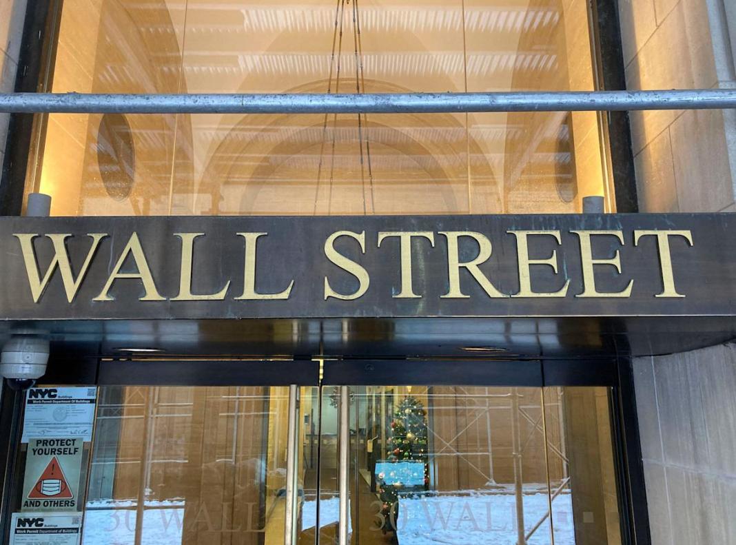 Dow, S&P 500, and Nasdaq Futures Rise as Government Shutdown Looms