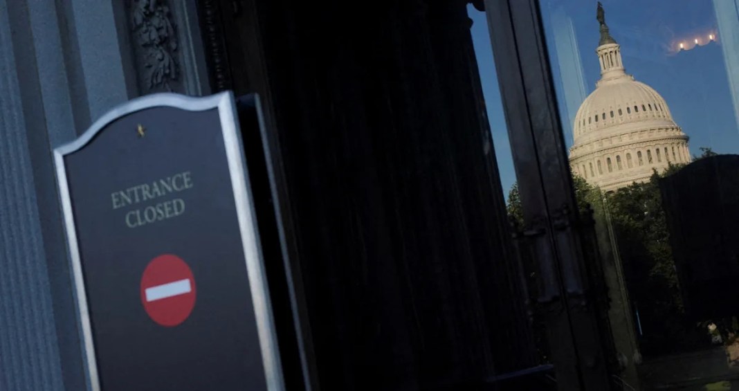 Congress Unable to Finalize Budget Deal, Federal Workers Face Furlough as Services Come to a Standstill