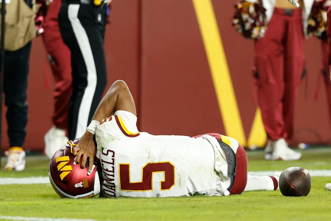 NFL Trade Deadline News and Injury Updates: Jayden Daniels Suffers Severe Elbow Injury, Tucker Kraft Reportedly Tears ACL in Week 9 Loss