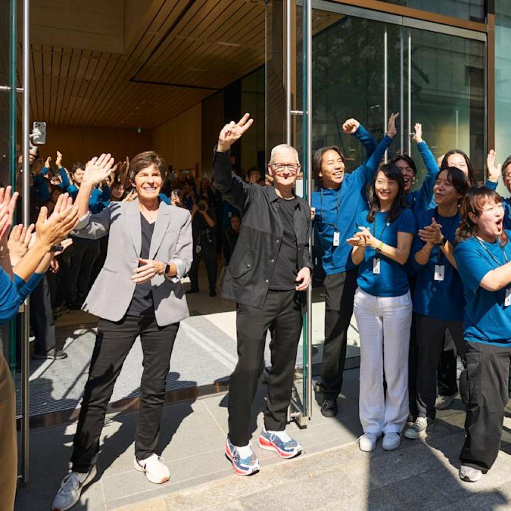 Apple is reportedly getting ready to replace Tim Cook as early as next year Apple is reportedly getting ready to replace Tim Cook as early as next year