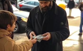 I Saw a Homeless Man Handing Out Two Bags of Money to Kids on the Street and Immediately Called the Cops I Saw a Homeless Man Handing Out Two Bags of Money to Kids on the Street and Immediately Called the Cops