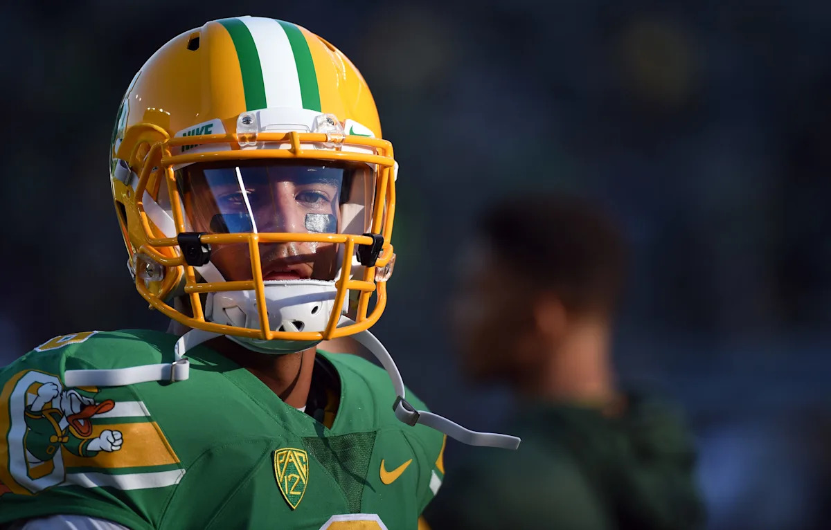 Who is QBU? Breaking down Oregon Ducks’ spot in ESPN’s Top 100 QB rank Who is QBU? Breaking down Oregon Ducks’ spot in ESPN’s Top 100 QB rank