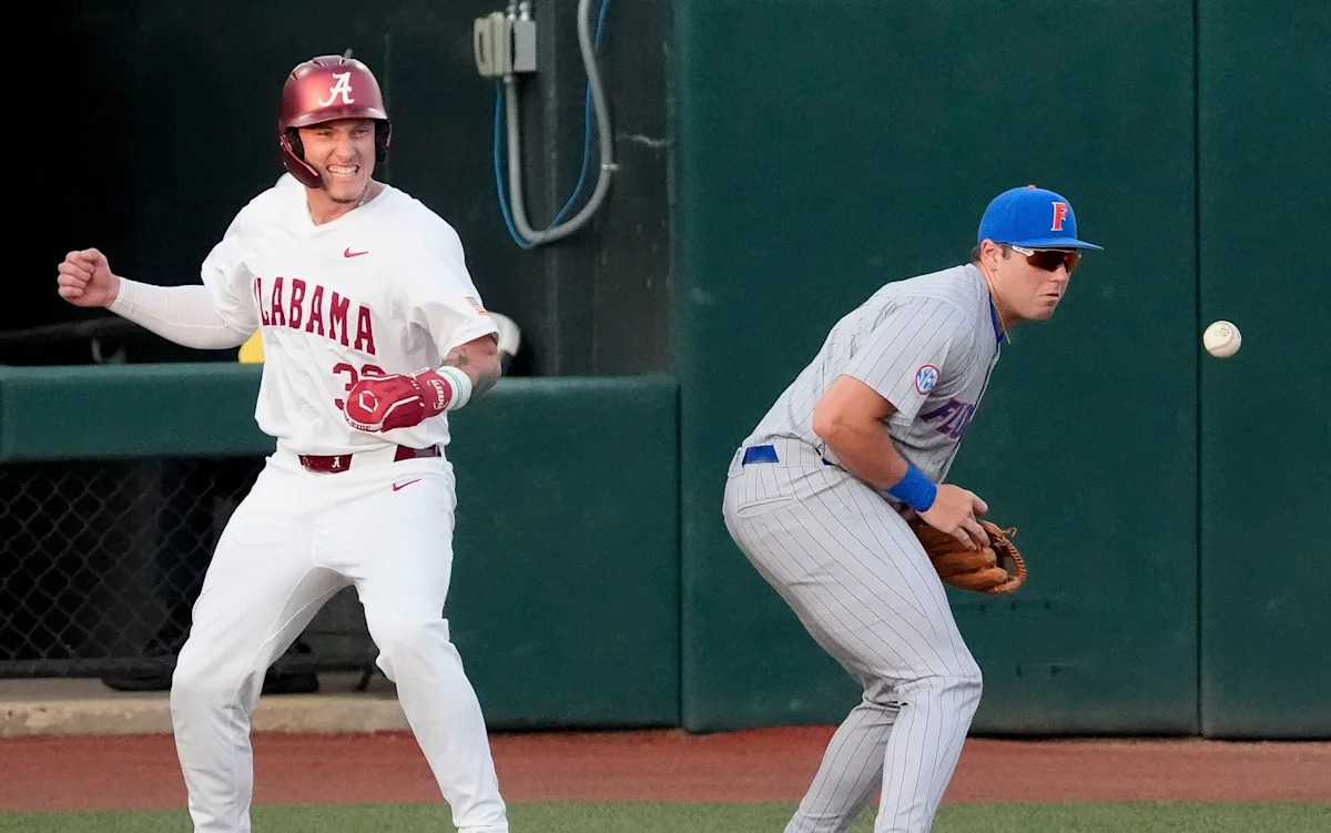 Florida baseball takes tumble, barely remains in Coaches Poll top 25 Florida baseball takes tumble, barely remains in Coaches Poll top 25