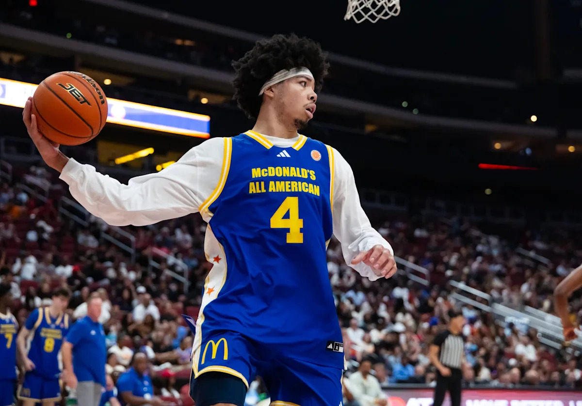 Kentucky could hear a decision from 2026 recruit Tyran Stokes soon Kentucky could hear a decision from 2026 recruit Tyran Stokes soon