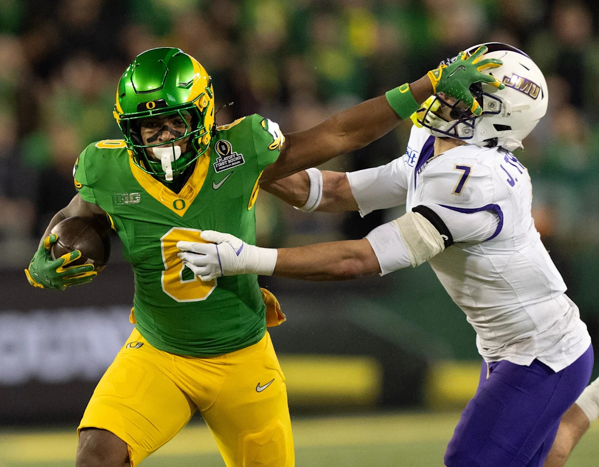 Oregon football rolls past James Madison in CFP first round Oregon football rolls past James Madison in CFP first round
