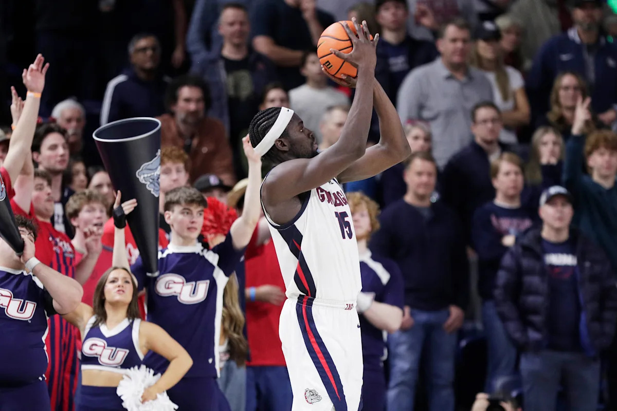 Graham Ike scores 30 points in return from injury as No. 6 Gonzaga beats Saint Mary’s 73-65 Graham Ike scores 30 points in return from injury as No. 6 Gonzaga beats Saint Mary’s 73-65